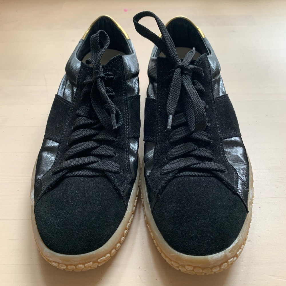 O.X.S. Woobie size 8 leather lace-up sneaker